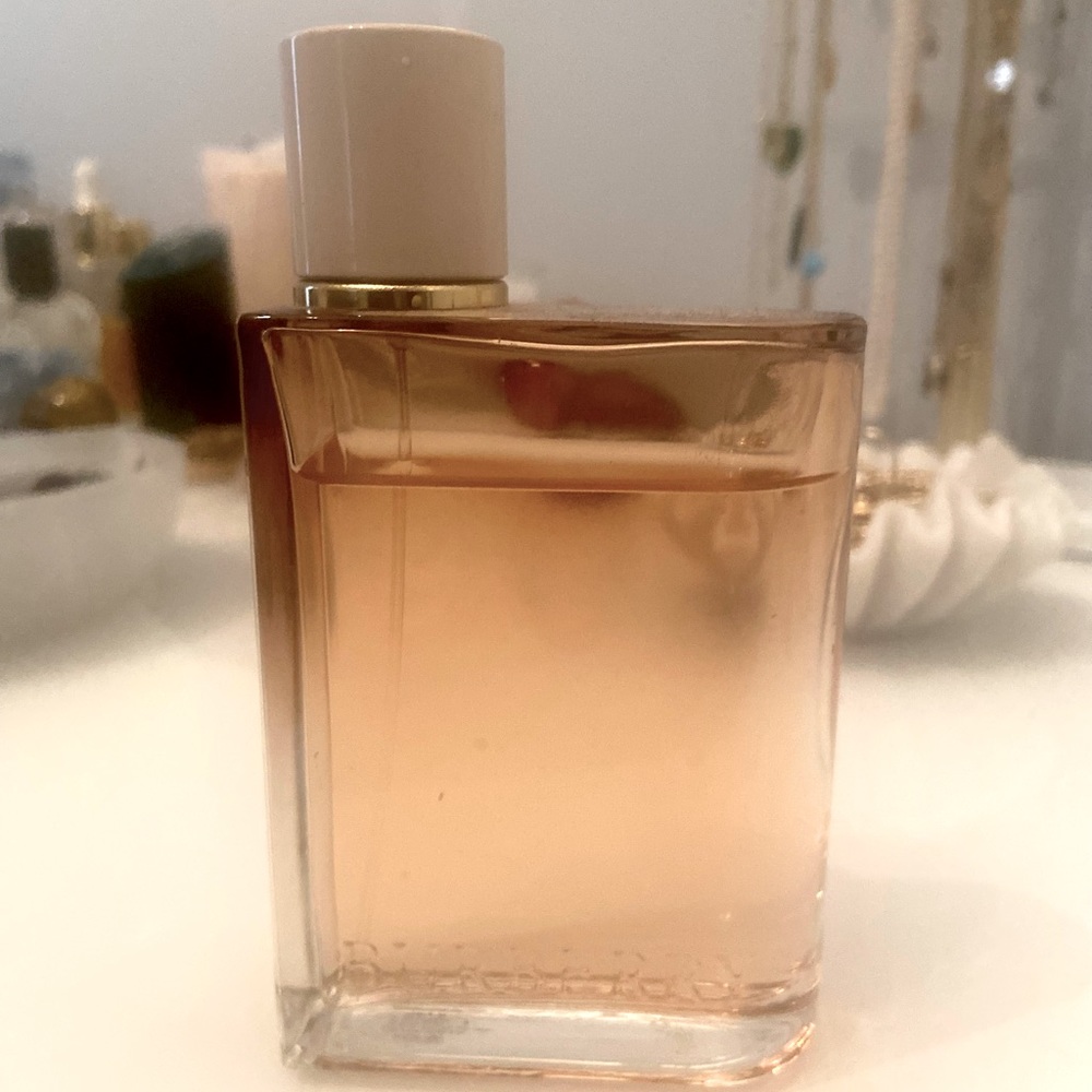 Burberry Her Intense Eau de Parfum, 3.3-oz.